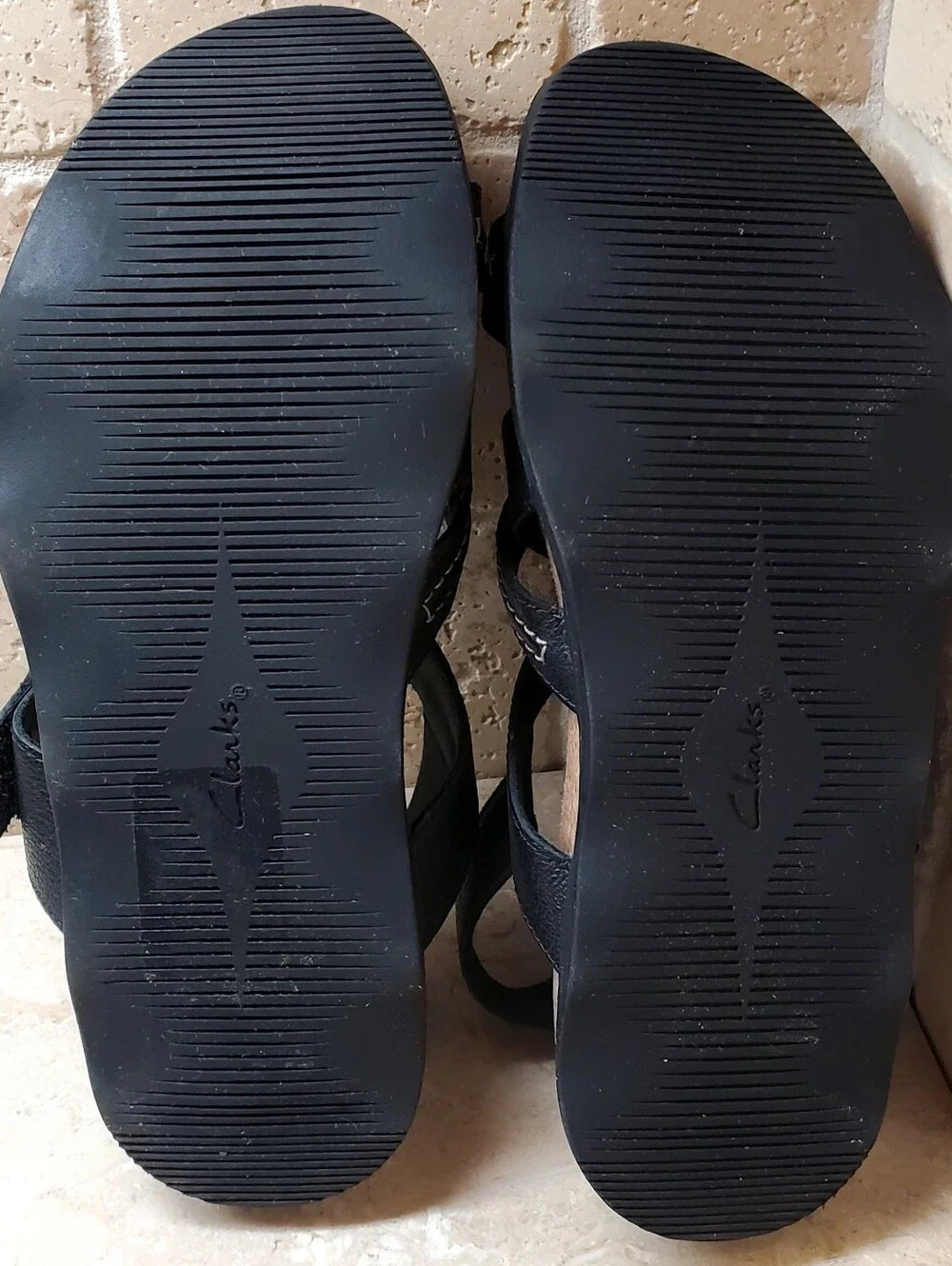 Clarks women black
